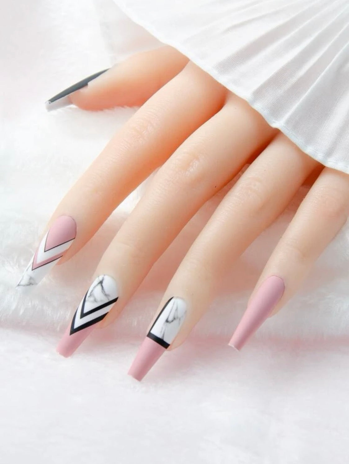 Cut Out Marble Nail Set